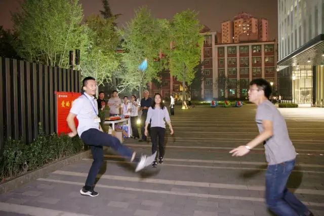 公司舉辦中秋節(jié)外地單身青年歡樂嘉年華活動(dòng)2.jpg 公司舉辦中秋節(jié)外地單身青年歡樂嘉年華活動(dòng)2.jpg